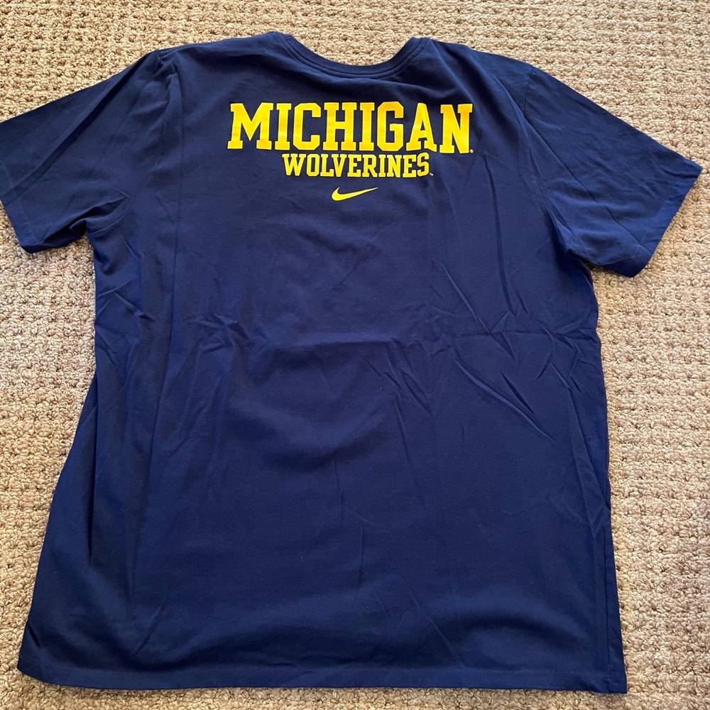 Nike Dri-Fit Michigan Wolverines t-shirt Size XL. NWOT. - Picture 2 of 3
